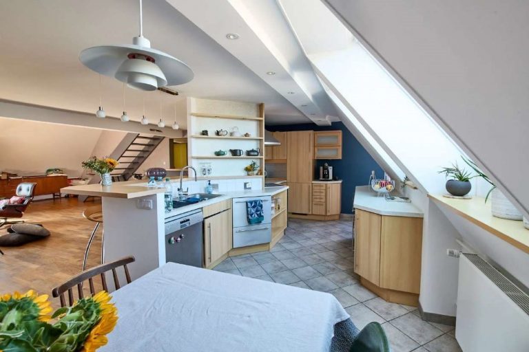 Projet Gounod : transformation d’une cuisine sous les toits à Paris