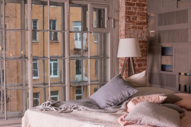 Créer une suite parentale dans un appartement parisien : idées, contraintes et conseils