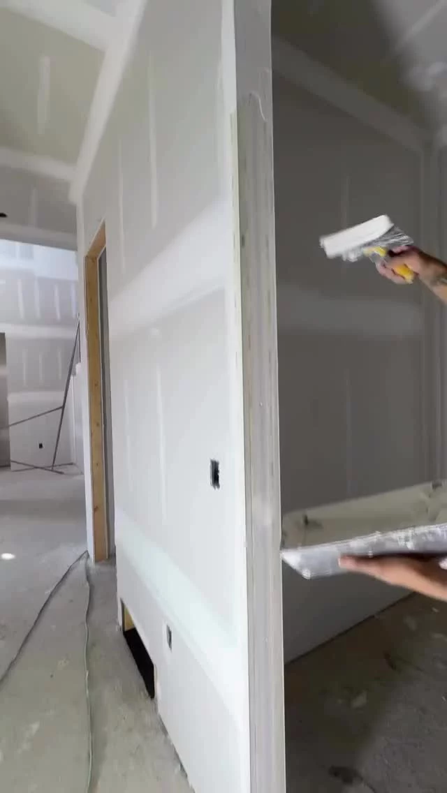 Enduit et ponçage sur le chantier Foch